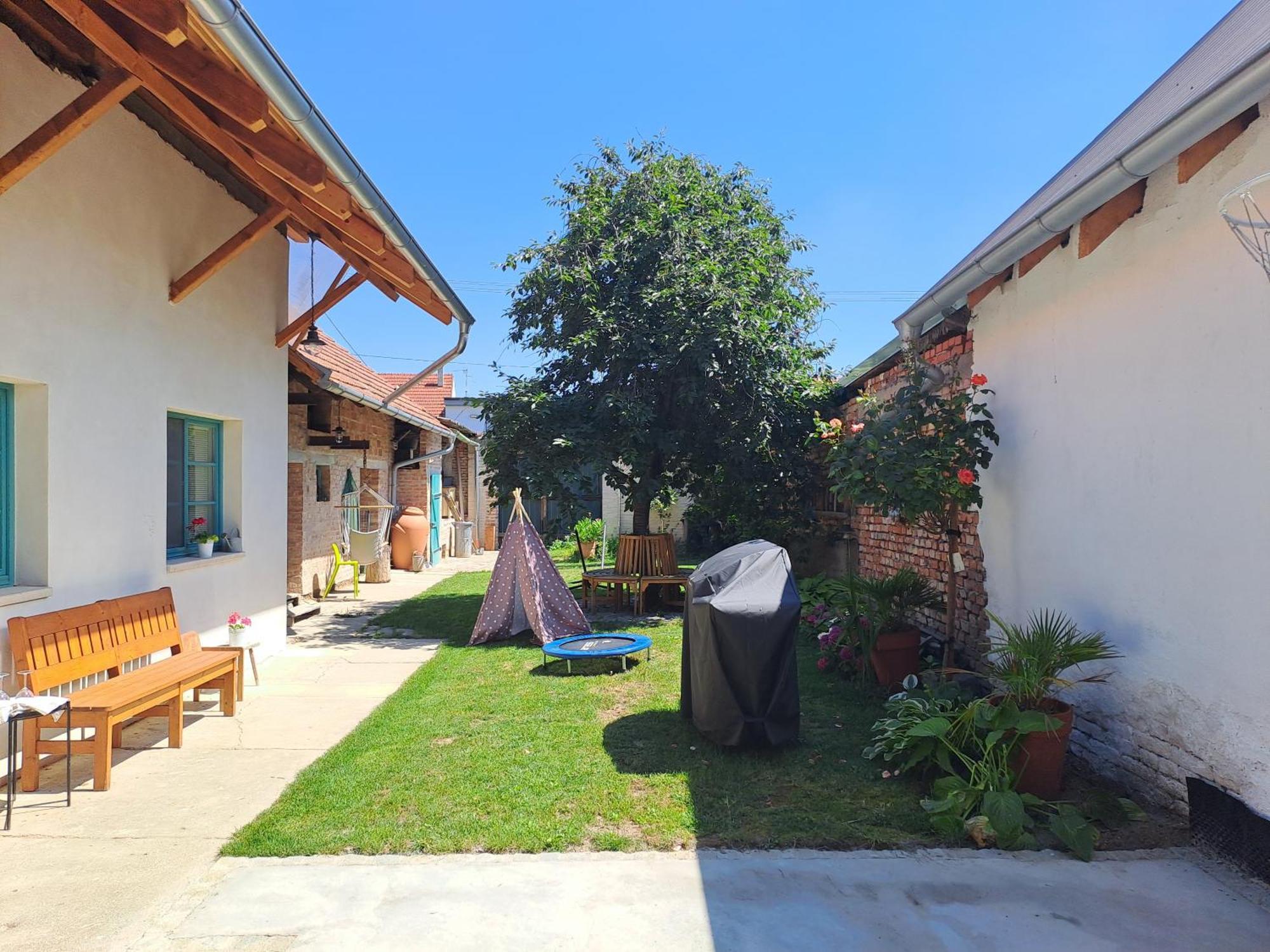 Mirabelka Rakvice Apartment Екстериор снимка